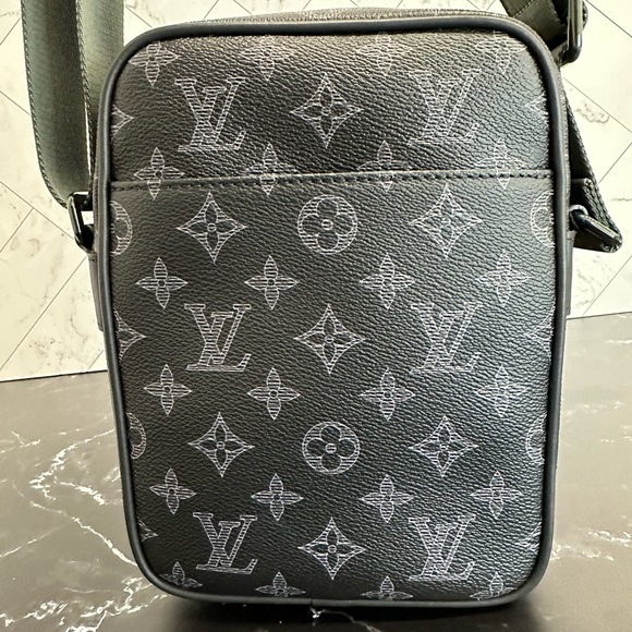 LOUIS VUITTON Forever Monogram Eclipse Danube PM - Picture 4 of 5